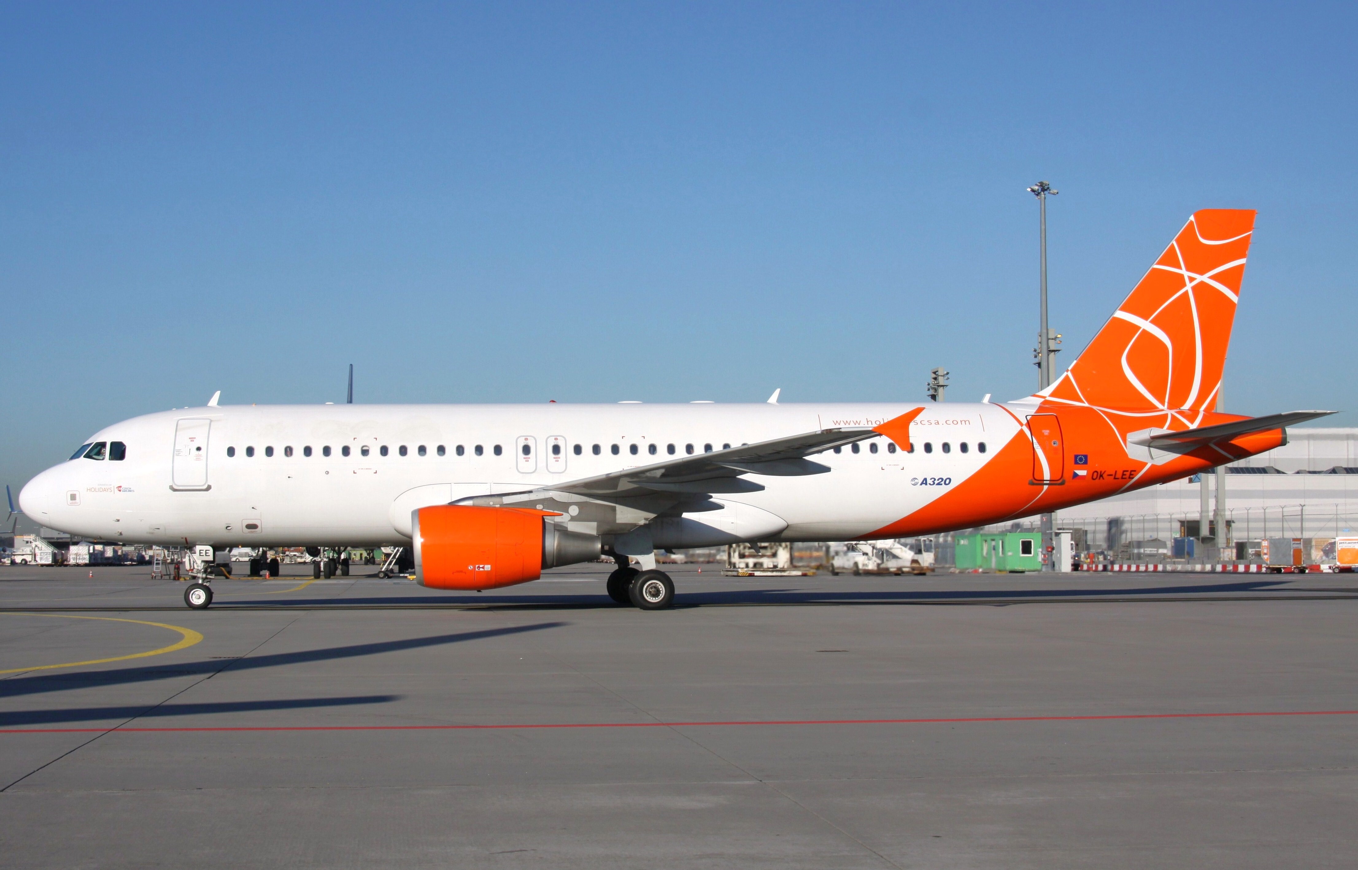 Czech Holidays Airlines (Tschechische Republik), OK-LEE