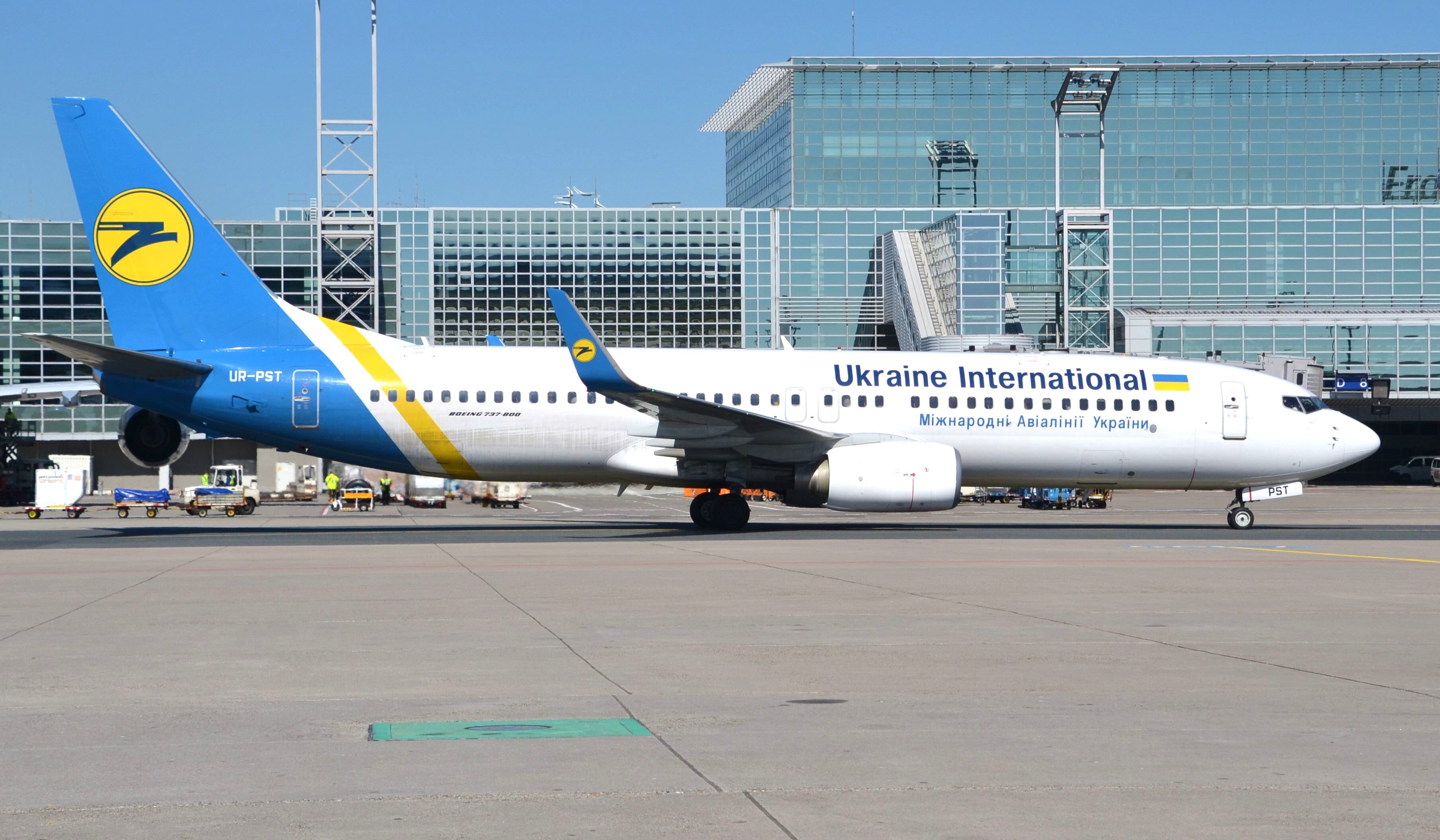 Ukraine International Airlines (Ukraine), UR-PST