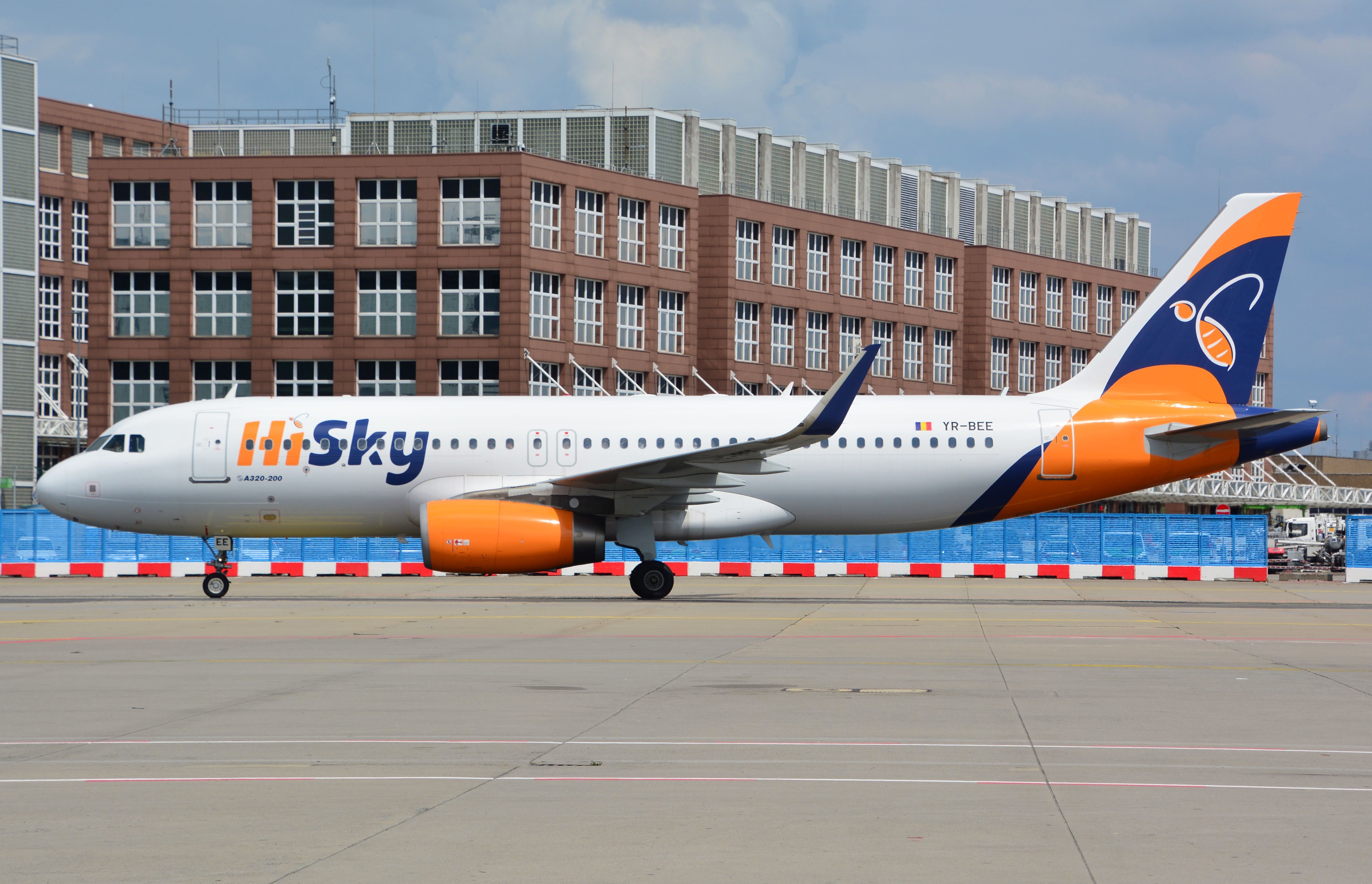 HiSky Airlines (Moldawien), YR-BEE