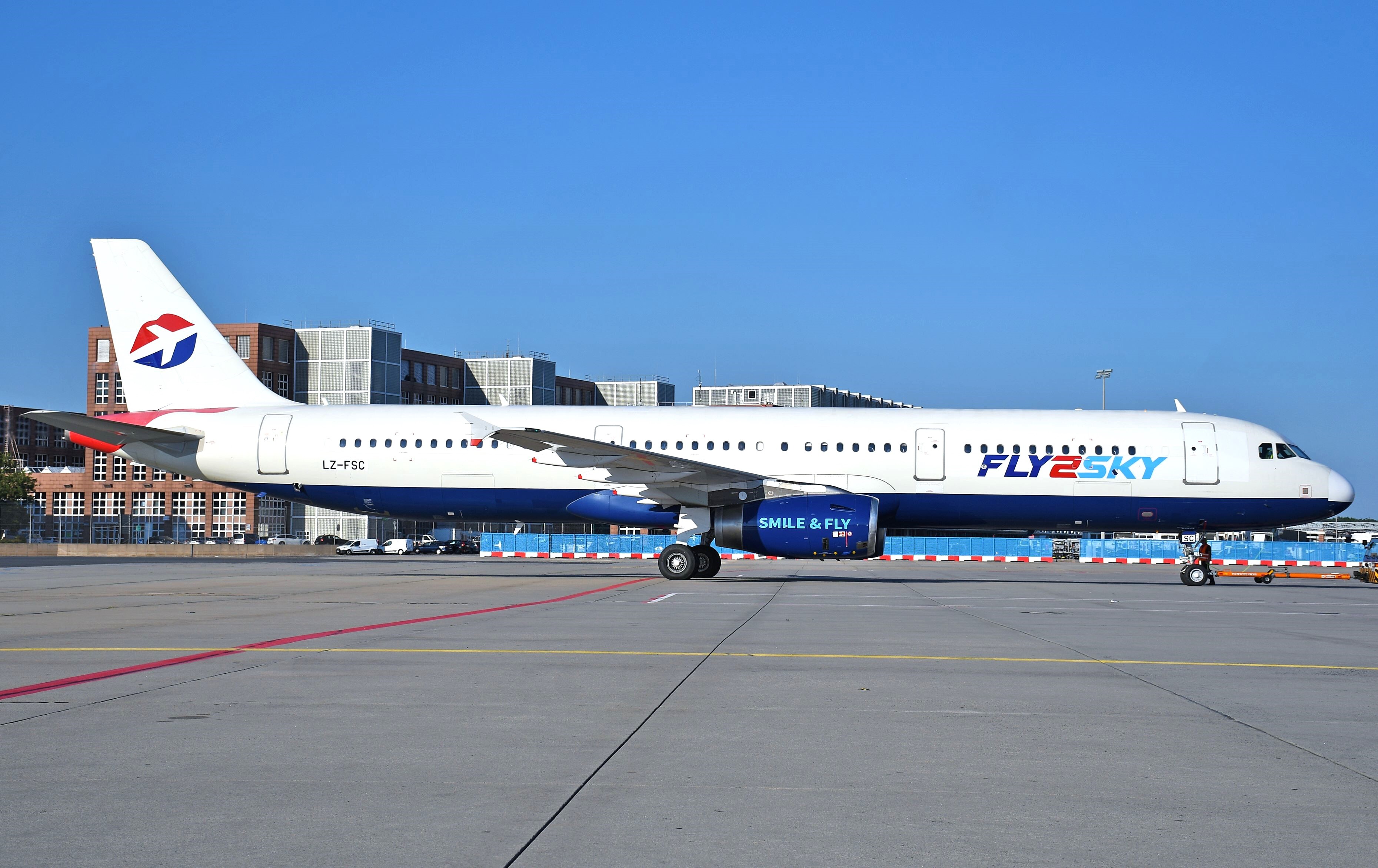 Fly 2 Sky Airlines (Bulgarien) 