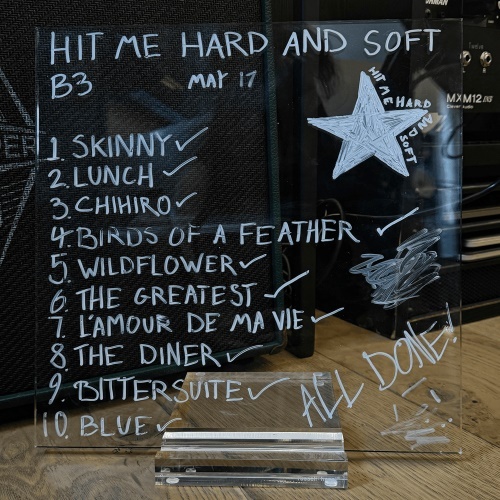 Billie Eilish - Hit Me Hard And Soft