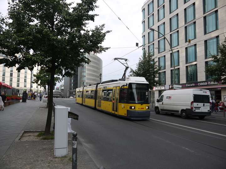 1083, M1, Friedrichstraße