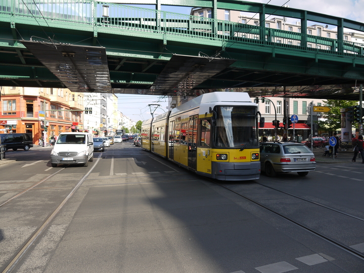 2018, M10, Hst. U-Bhf. Eberswalder Straße