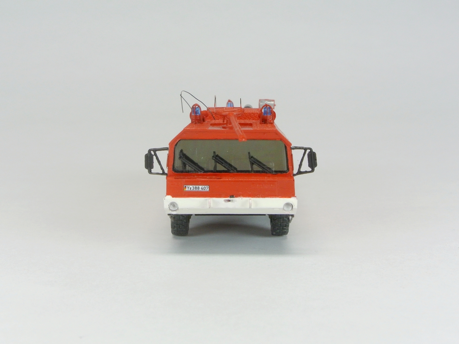 FlKfz 3000, Faun, rot, v
