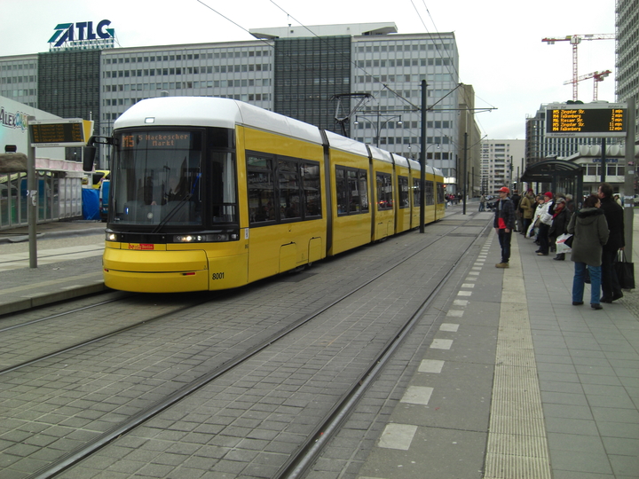 8001 (2 - 1. Serienanpassung), M5, Hst. U-Bhf. Alexanderplatz