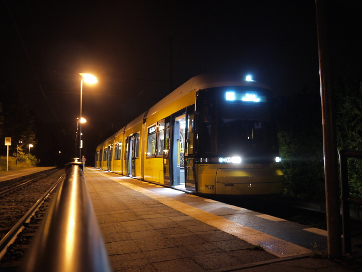 9028, M5, Hst. Zingster Straße