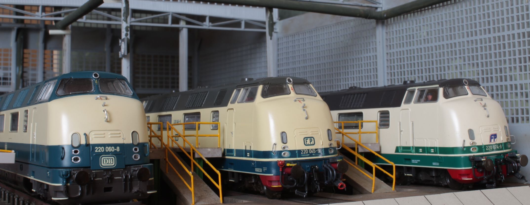 220 060-8 DB - Piko