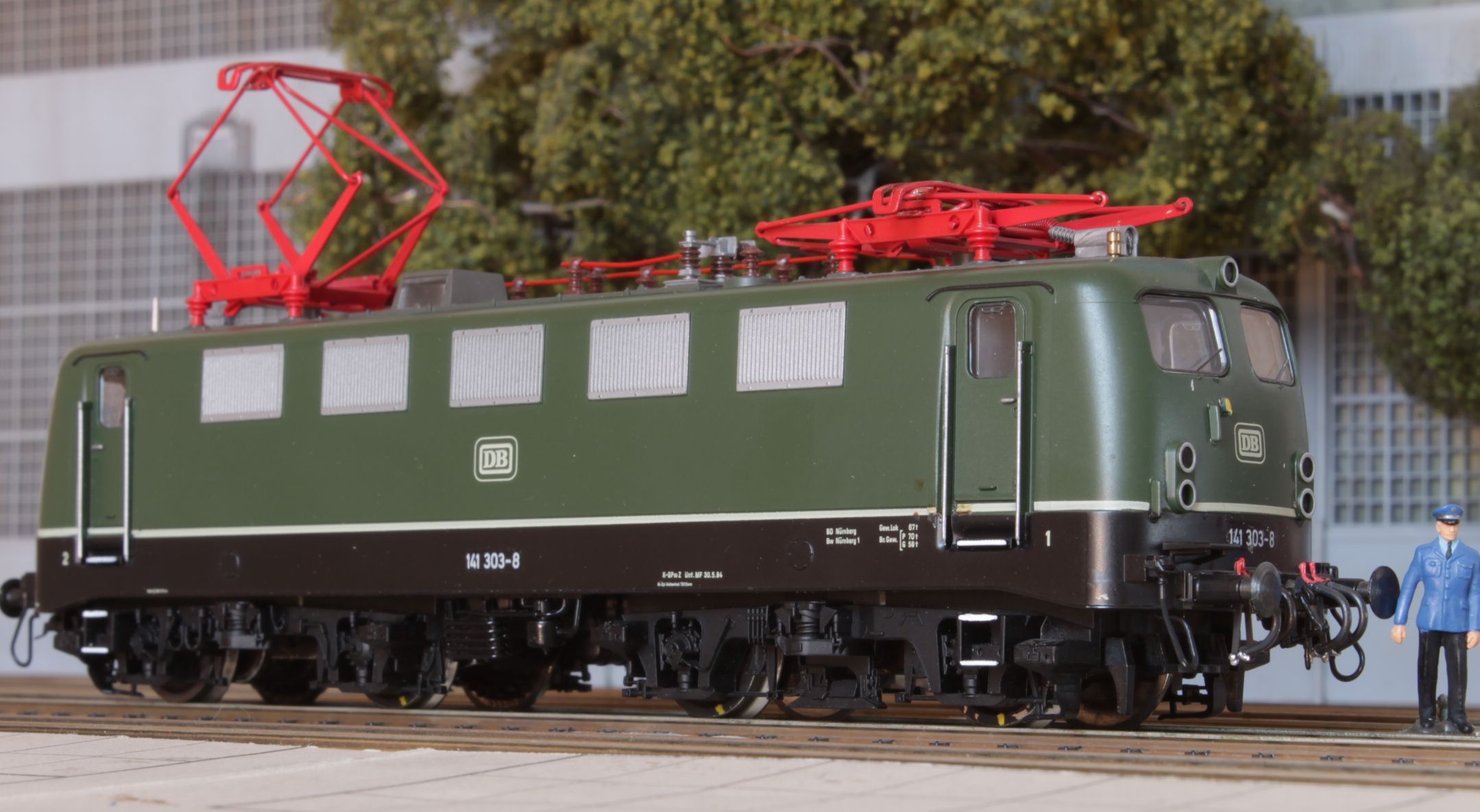 141 303-8 DB - Fleischmann