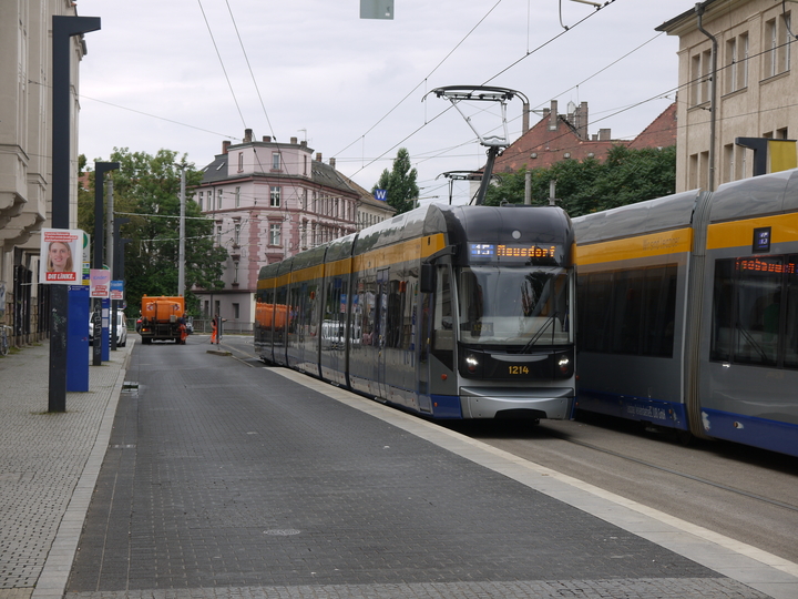 1214, 15, Hst. Angerbrücke Straßenbahnhof